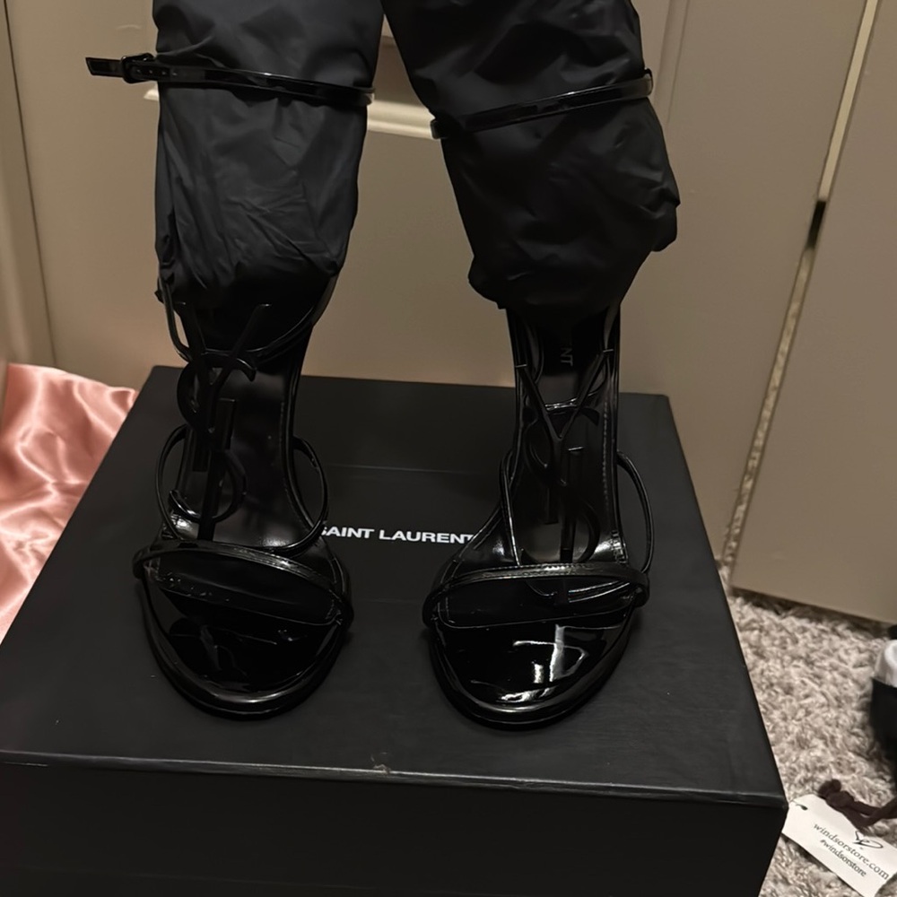Saint Laurent Black Heels Sleek and Sophisticated
